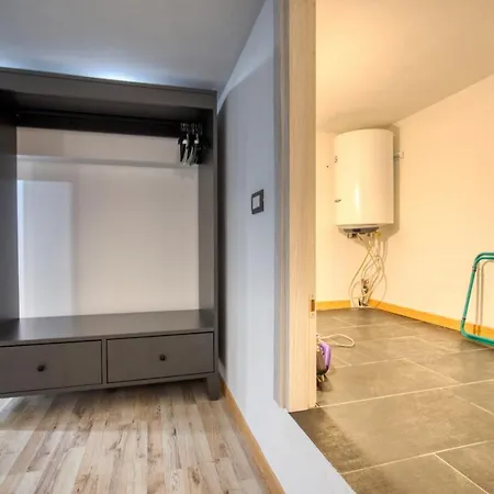 Emo 19 Apartment
