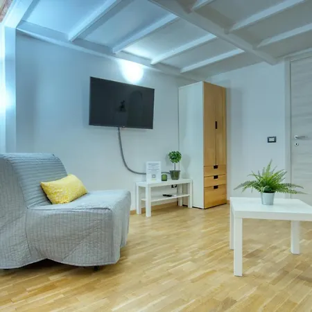 Emo 19 Apartment *